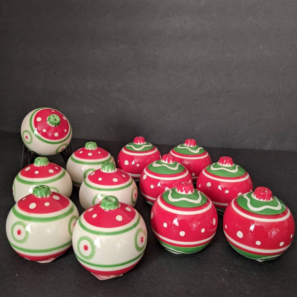 Set Of Six New Tii Collections Ceramic Christmas Ornament Salt & Pepper Shakers